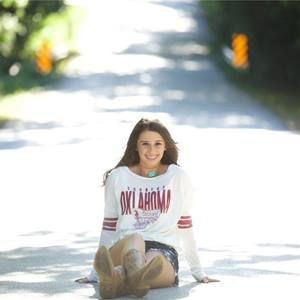 Meet your Posher, Caitlin